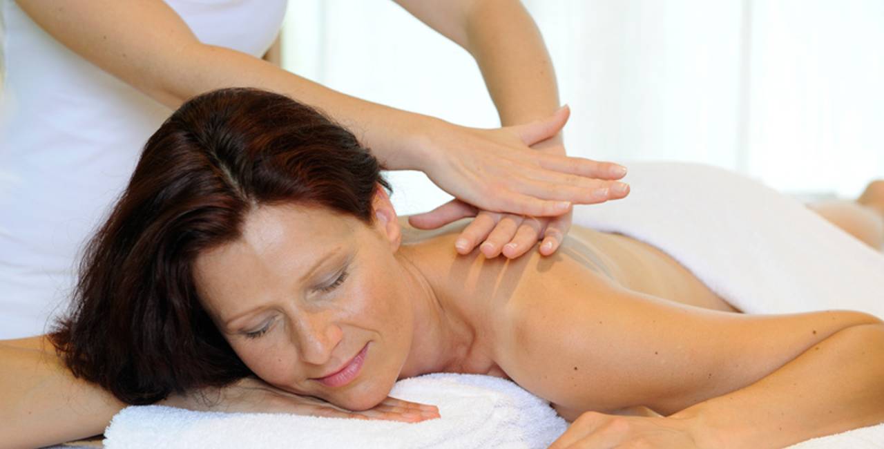 Wellness bei einer angenehmen Massage